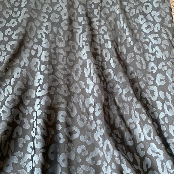 Navy skirt - Picture 2 of 3